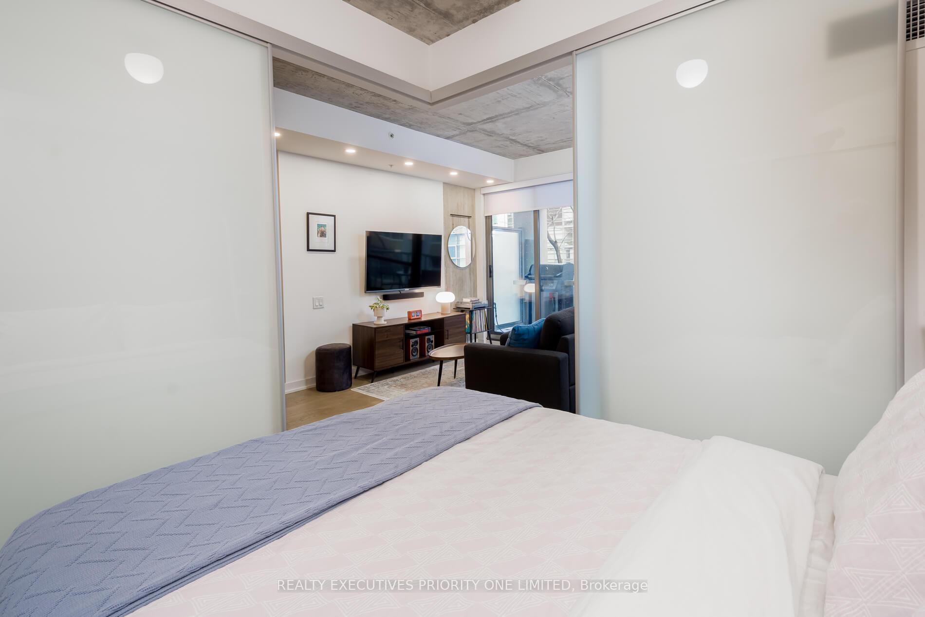 1 Bedroom Condo at 39 Brant, Toronto For sale