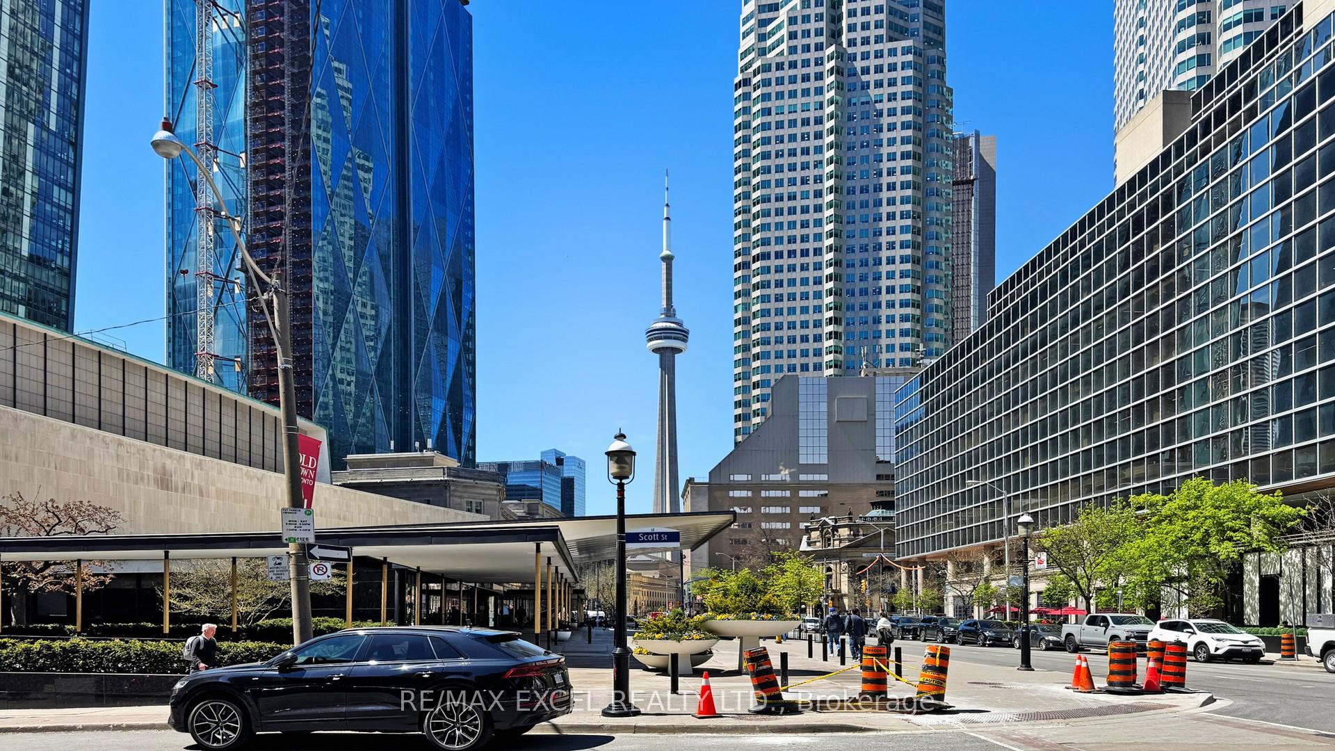 2 Bedrooms Condo at 1 Scott, Toronto For sale