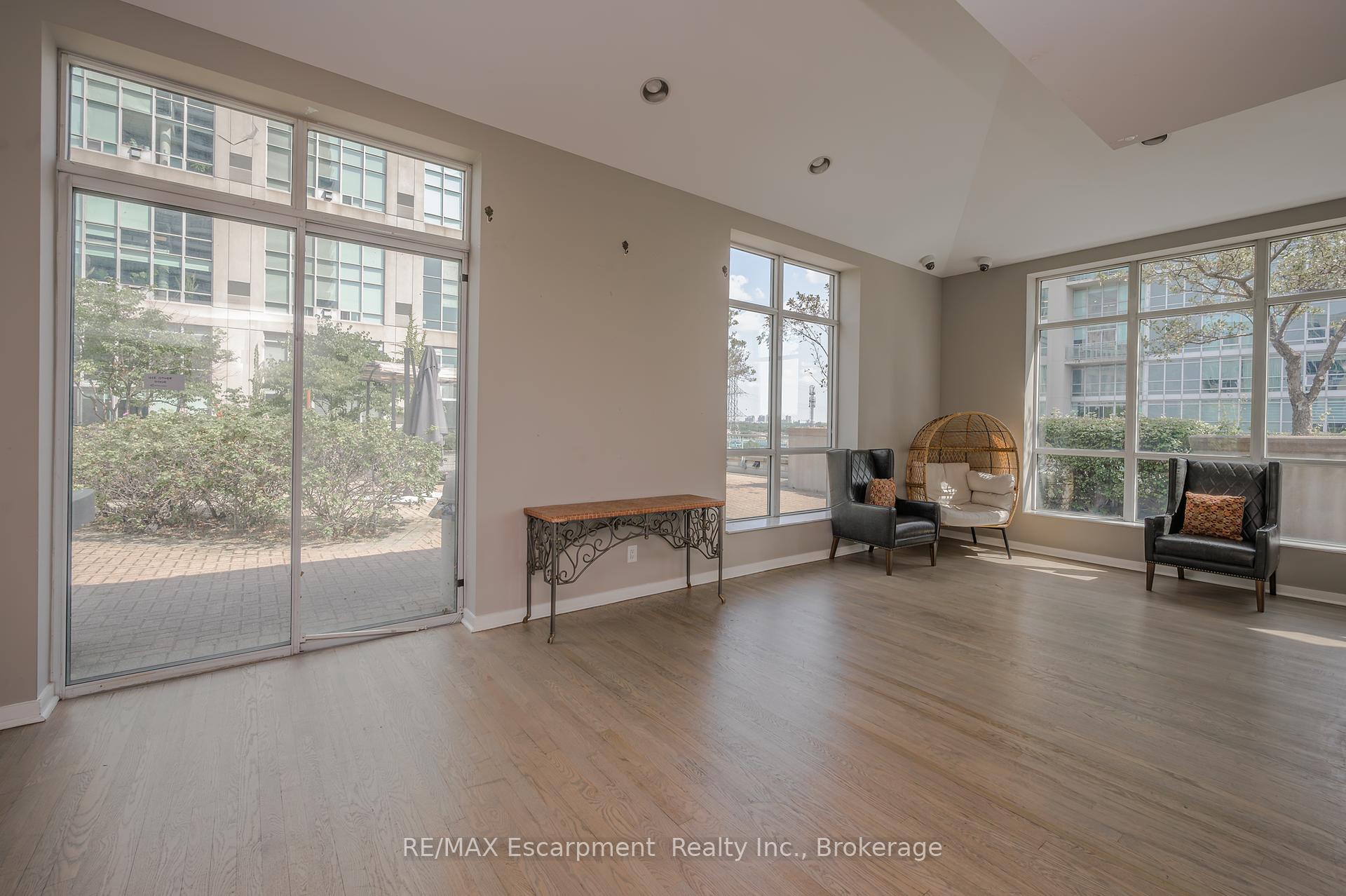 2 Bedrooms Condo at 250 MANITOBA, Toronto For sale