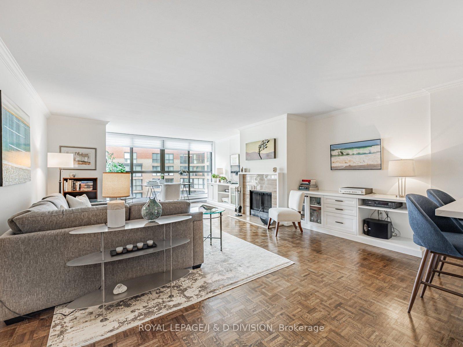 2 Bedrooms Condo at 80 Front,  Toronto For sale