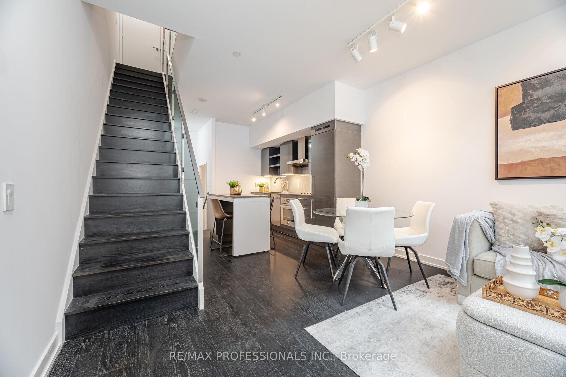 2 Bedrooms Condo at 1030 King, Toronto For sale
