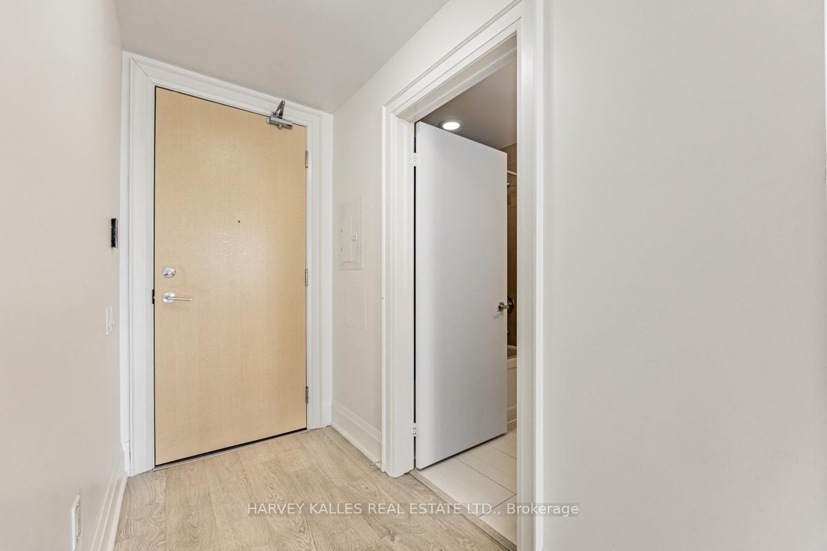 30 Roehampton Avenue 413