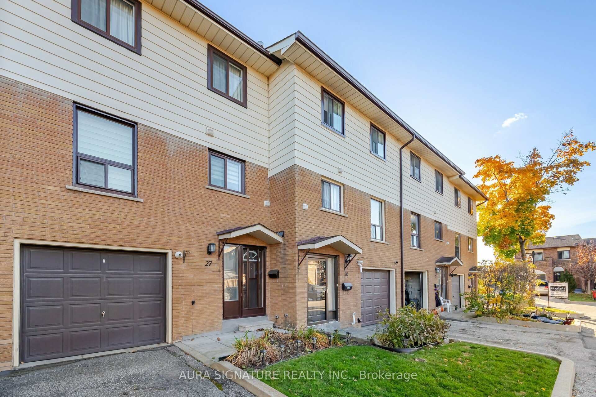 3 Bedrooms Condo at 88 Rainbow, Vaughan For sale