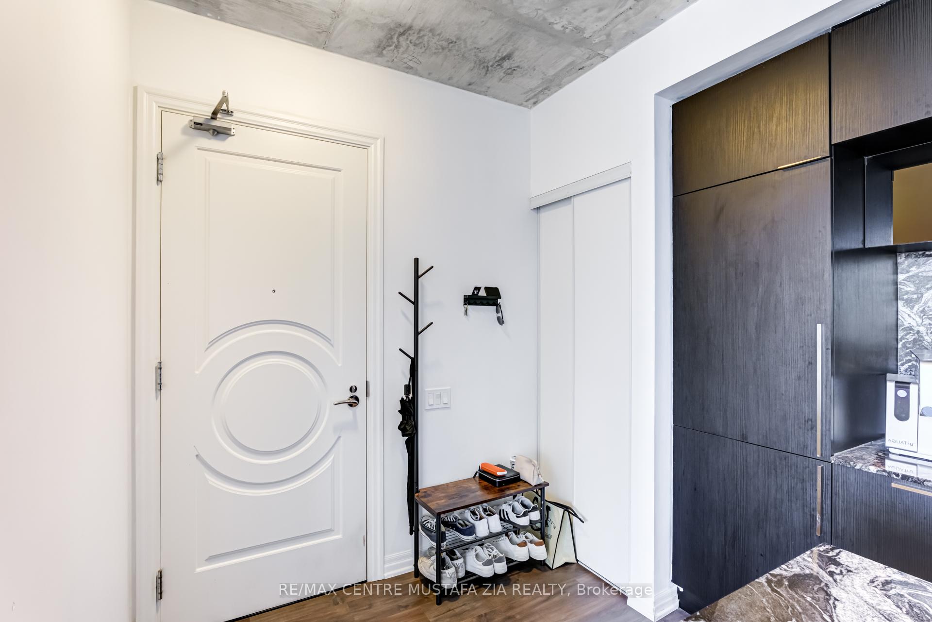2 Bedrooms Condo at 88 Blue Jays, Toronto For sale