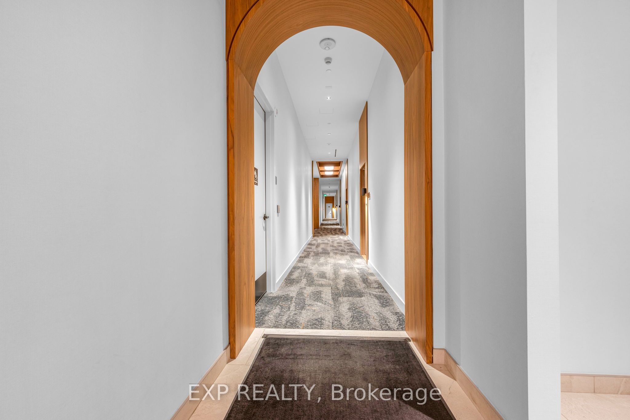 560 Rideau Street, #421