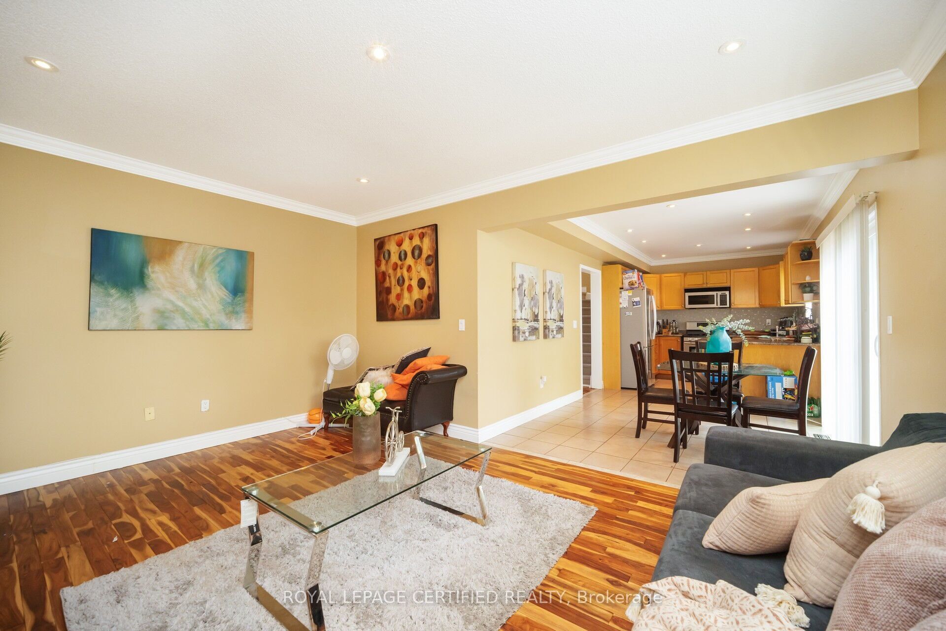 12 Sunnybrook Crescent