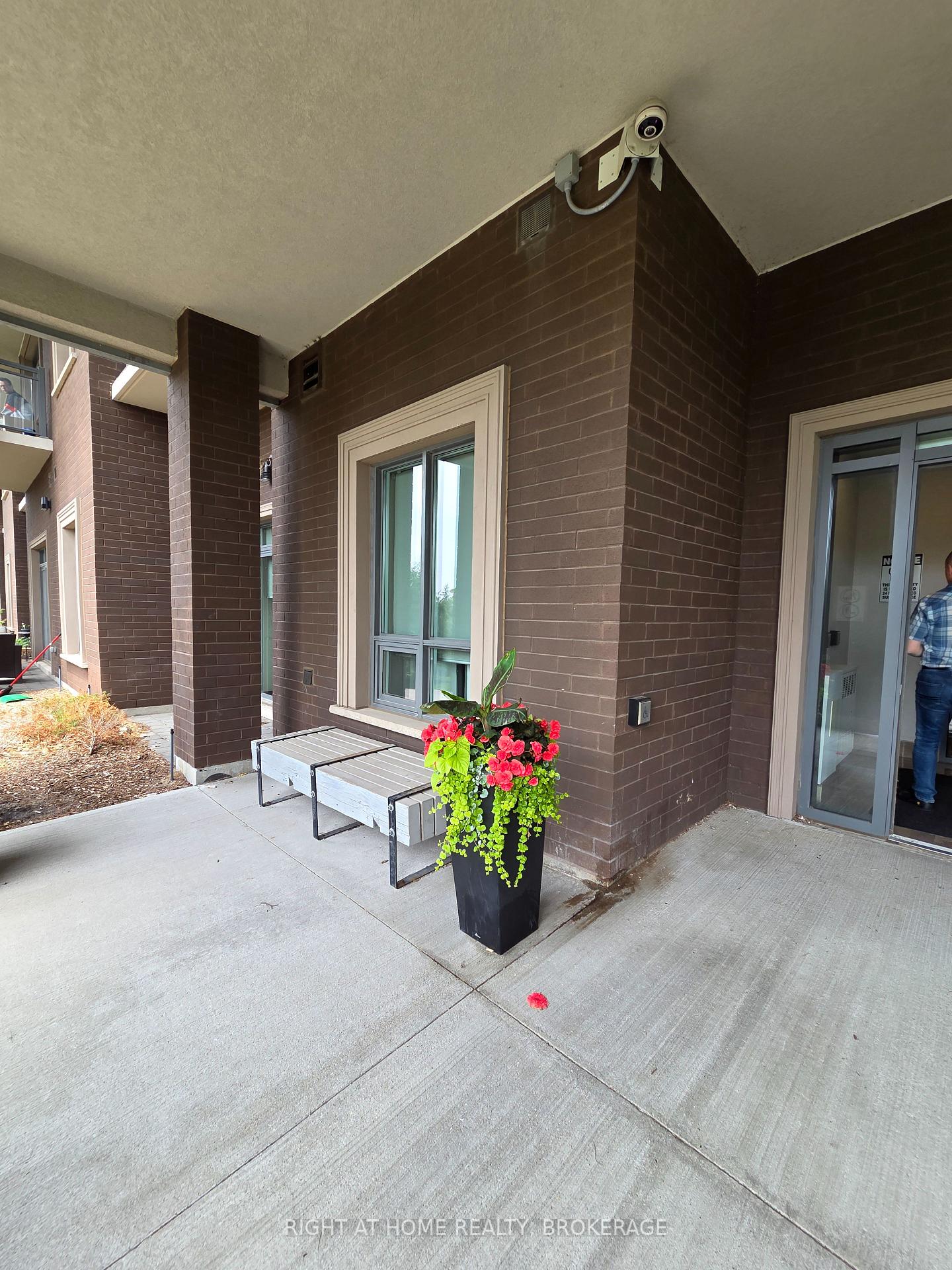 1 Bedroom Condo at 2490 Old Bronte, Oakville For sale