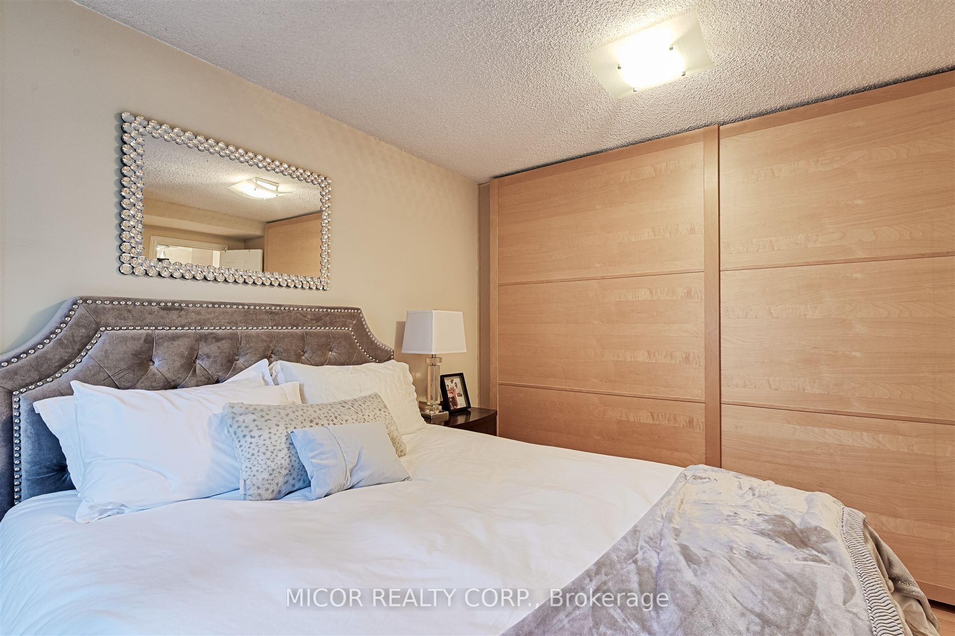 1 Bedroom Condo at 40 Scollard,  Toronto For sale