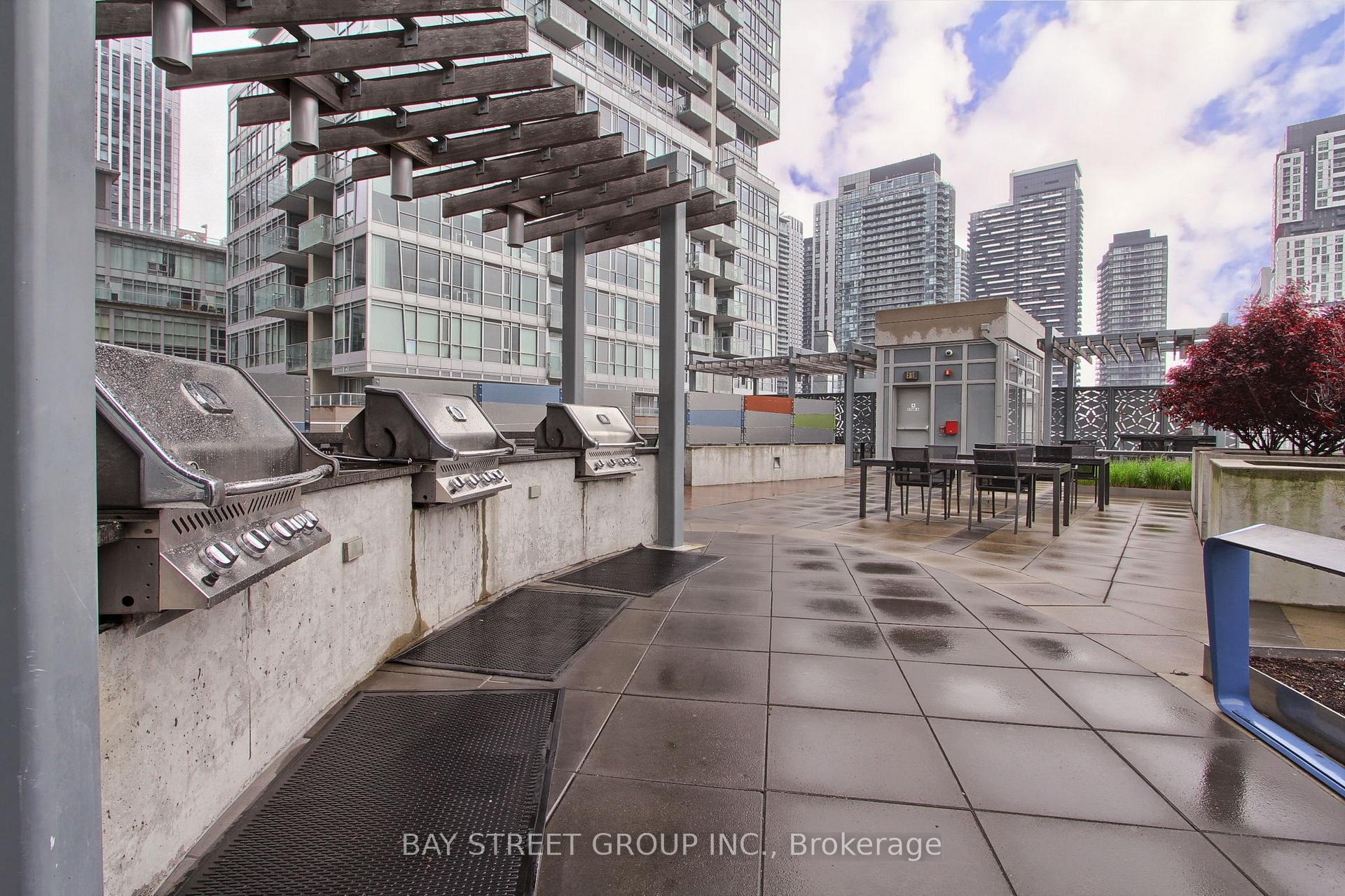 2 Bedrooms Condo at 199 Richmond, Toronto For sale