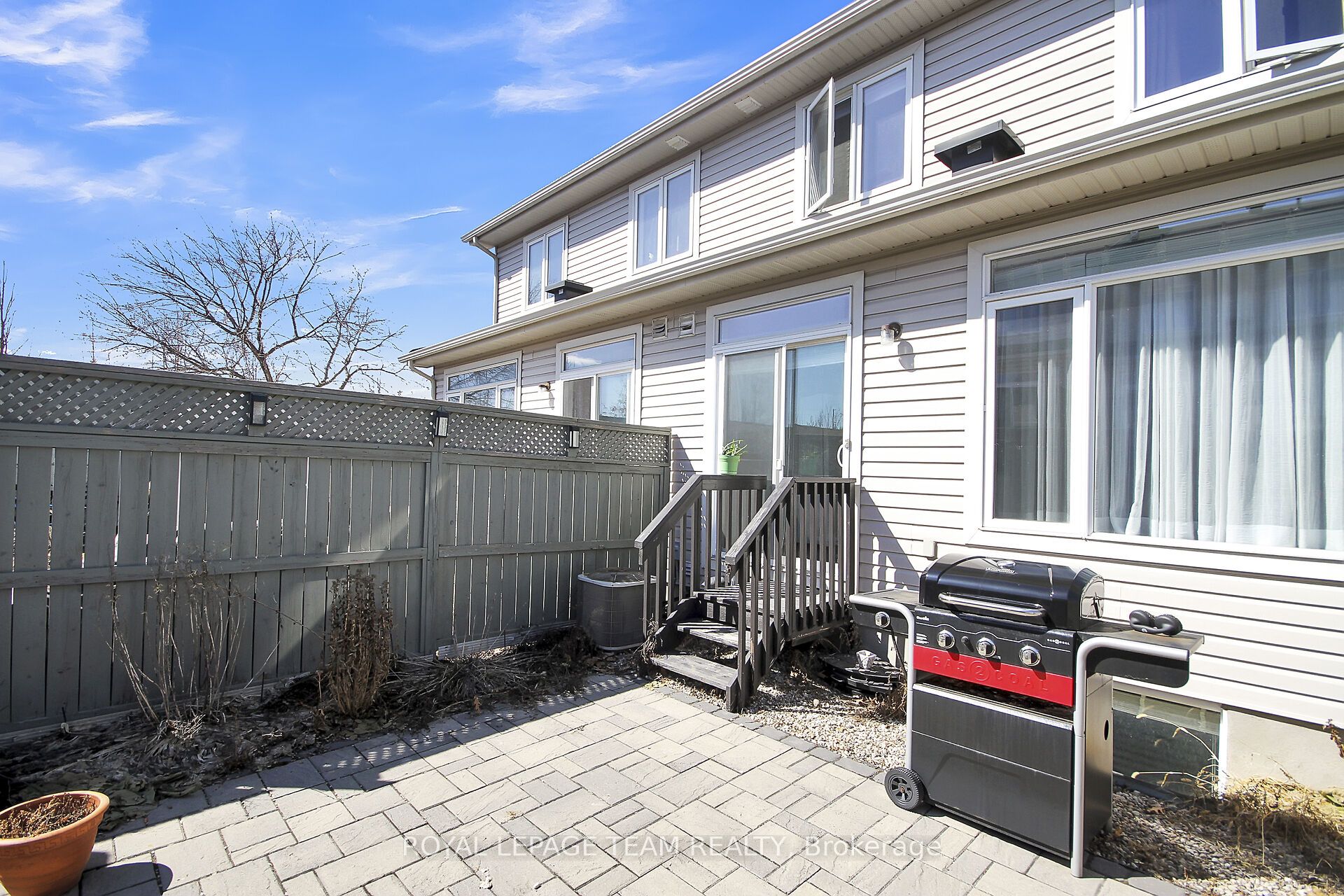 214 Cityview Crescent
