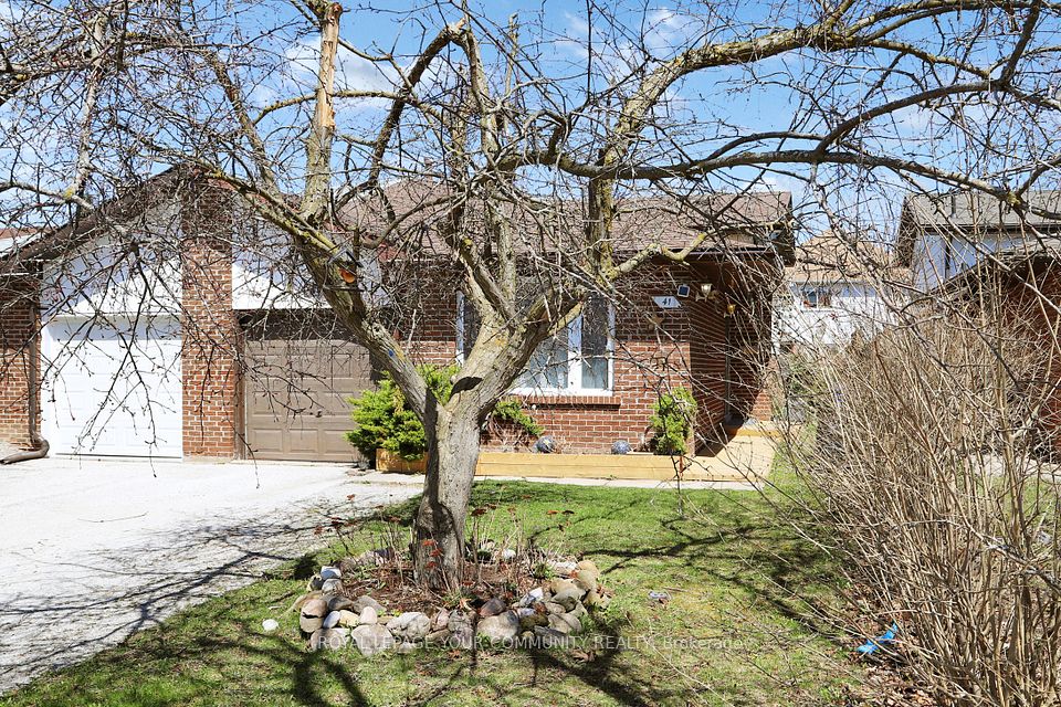 41 Maplehurst Crescent, Barrie, ON L4M 4X1