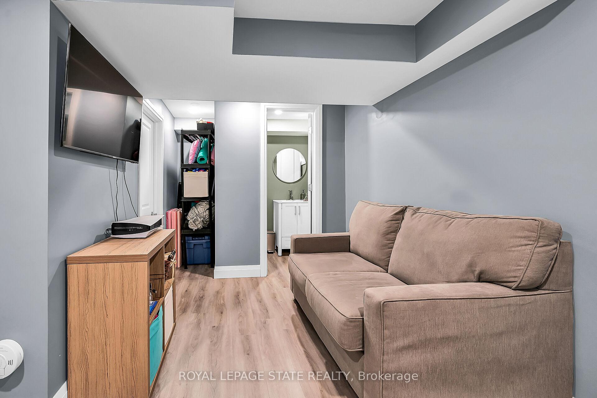 3 Bedrooms Condo at 444 Stone Church, Hamilton For sale