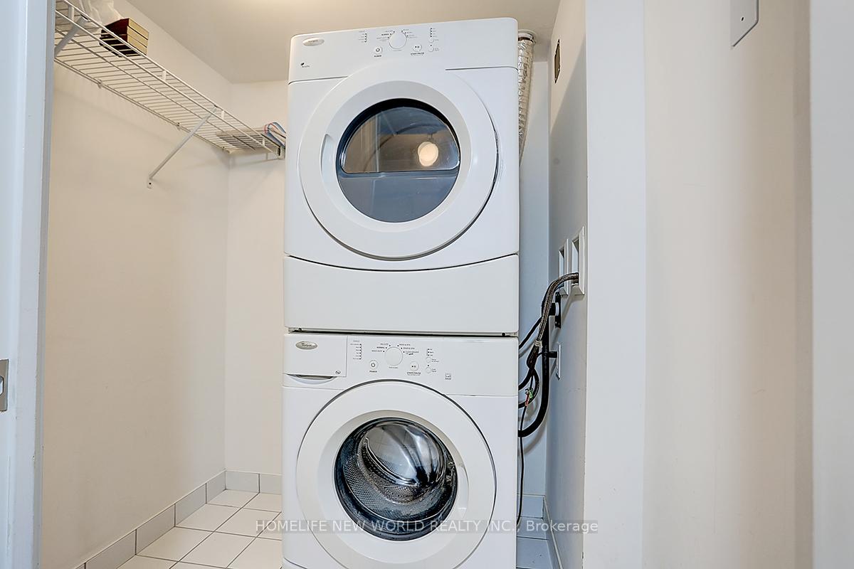 2 Bedrooms Condo at 35 Bastion,  Toronto For sale