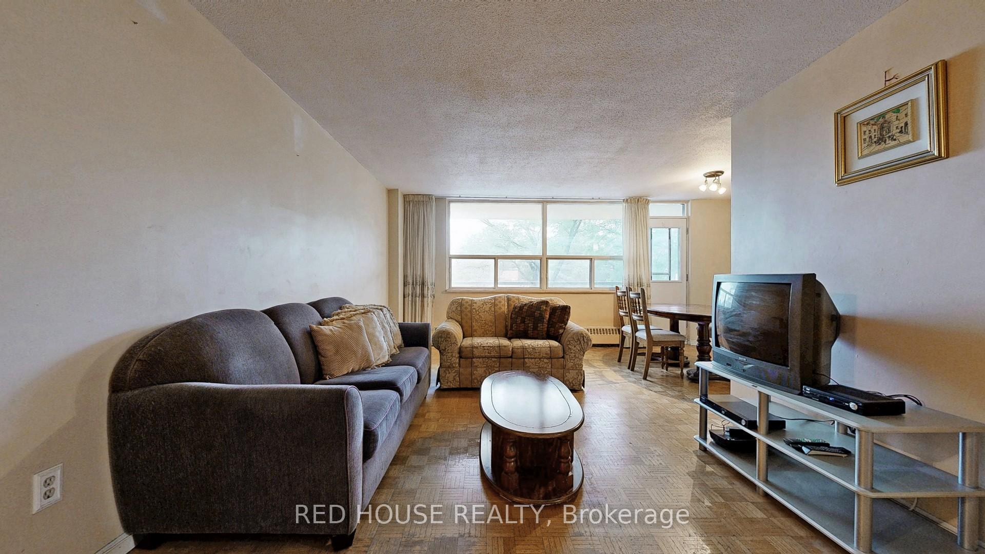 2 Bedrooms Condo at 5 Frith, Toronto For sale