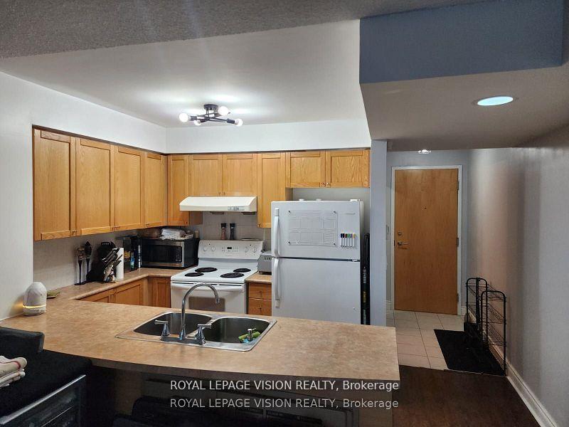 2 Bedrooms Condo at 60 Brian Harrison, Toronto For sale