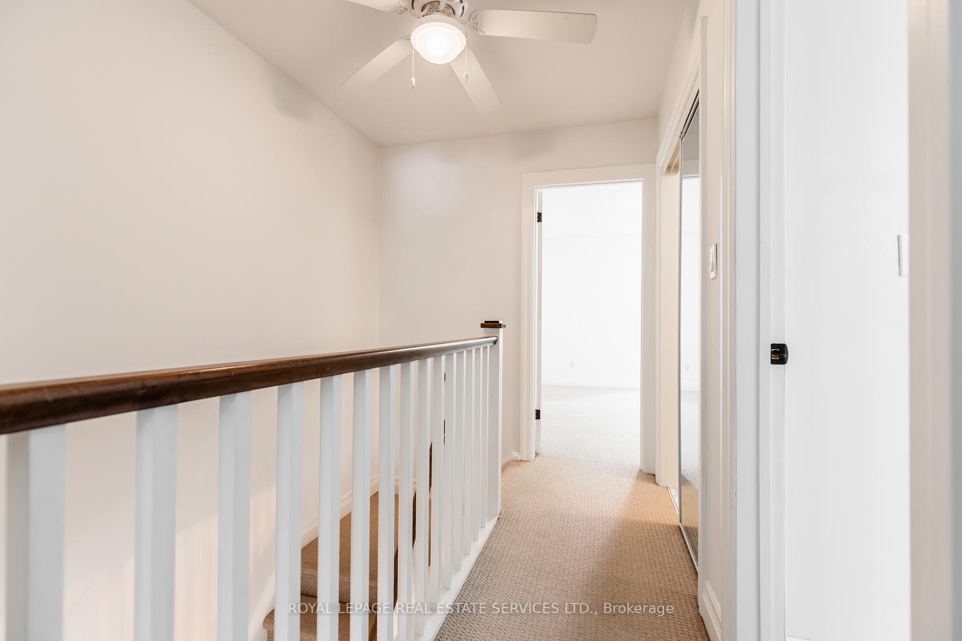 3 Bedrooms Condo at 3122 Lakeshore, Oakville For sale
