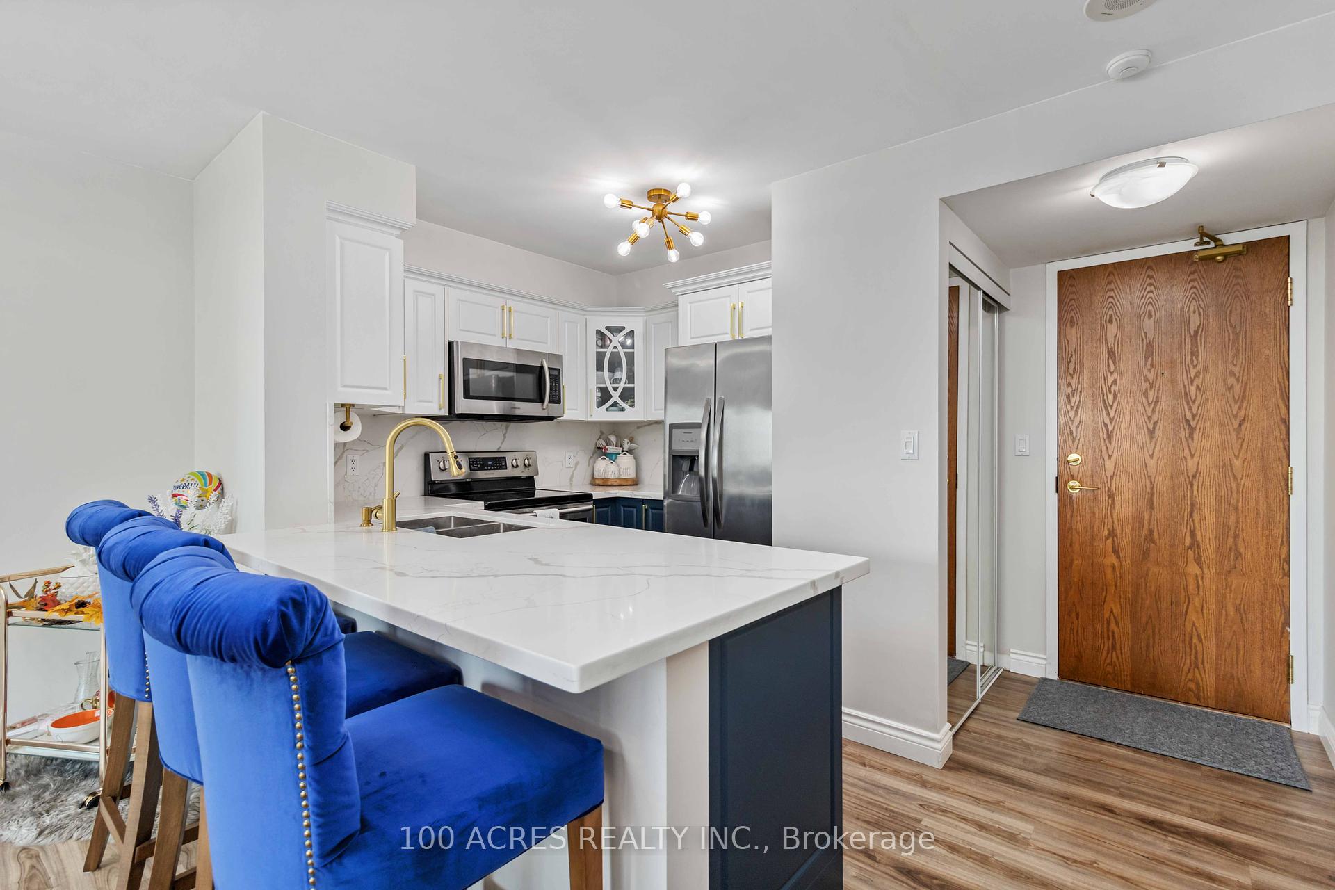 2 Bedrooms Condo at 4879 Kimbermount,  Mississauga For sale