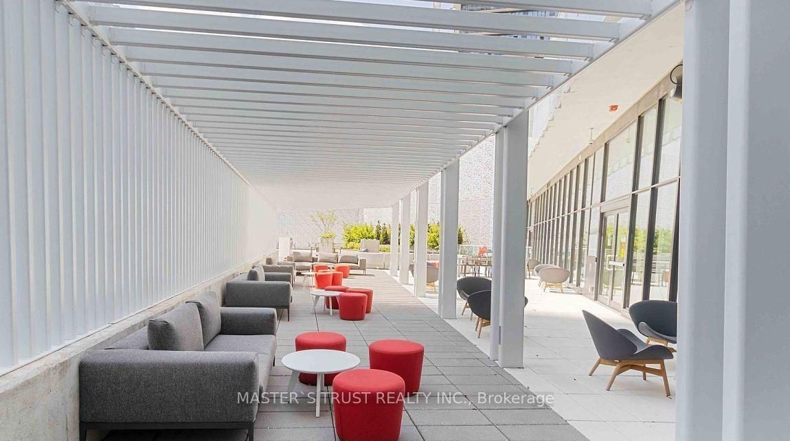3 Bedrooms Condo at 3900 Confederation, Mississauga For sale