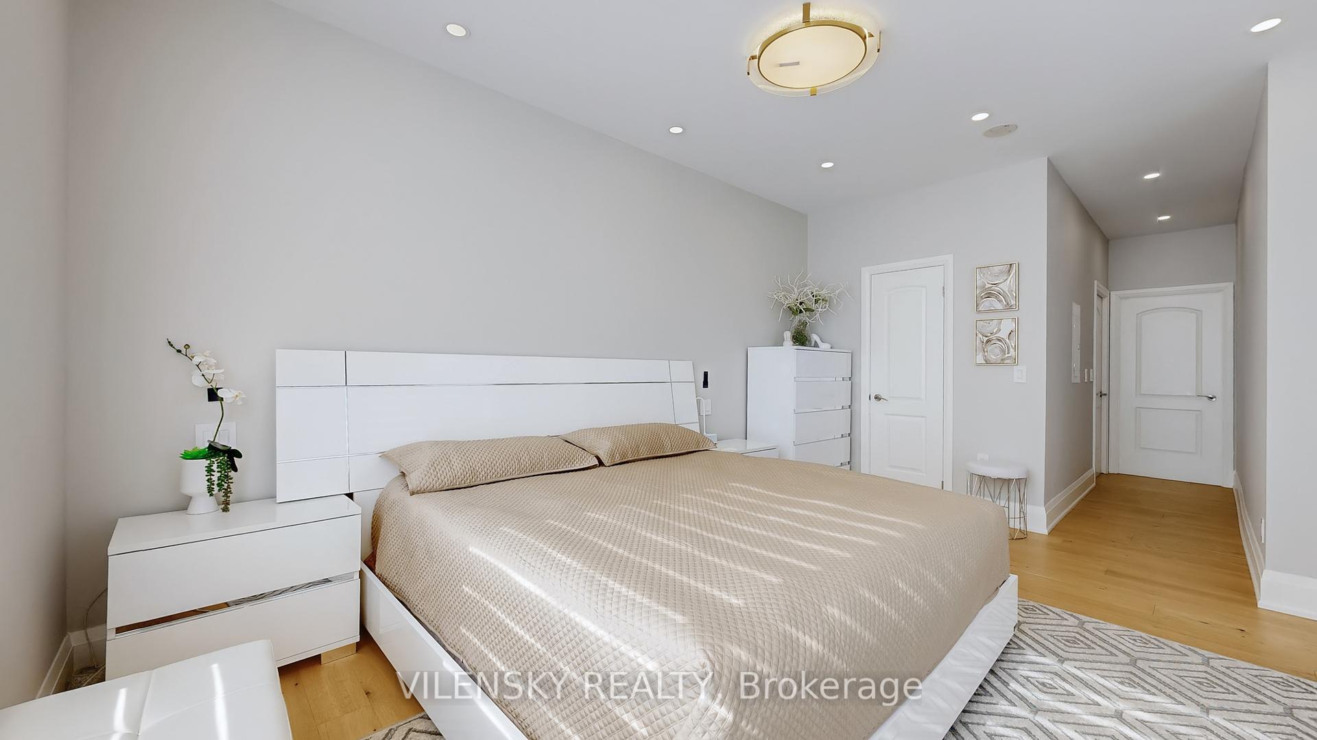 3 Bedrooms Condo at 20 North Park, Vaughan For sale