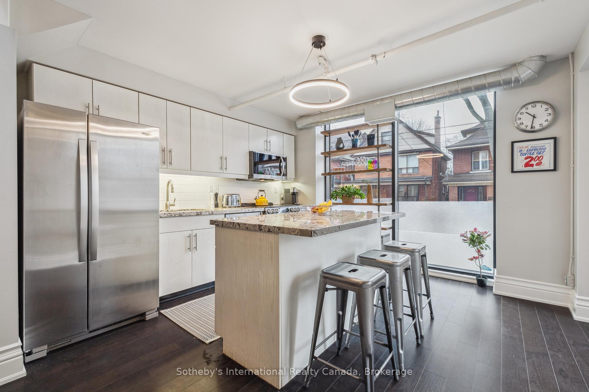 3 Bedrooms Condo at 200 Stinson, Hamilton For sale