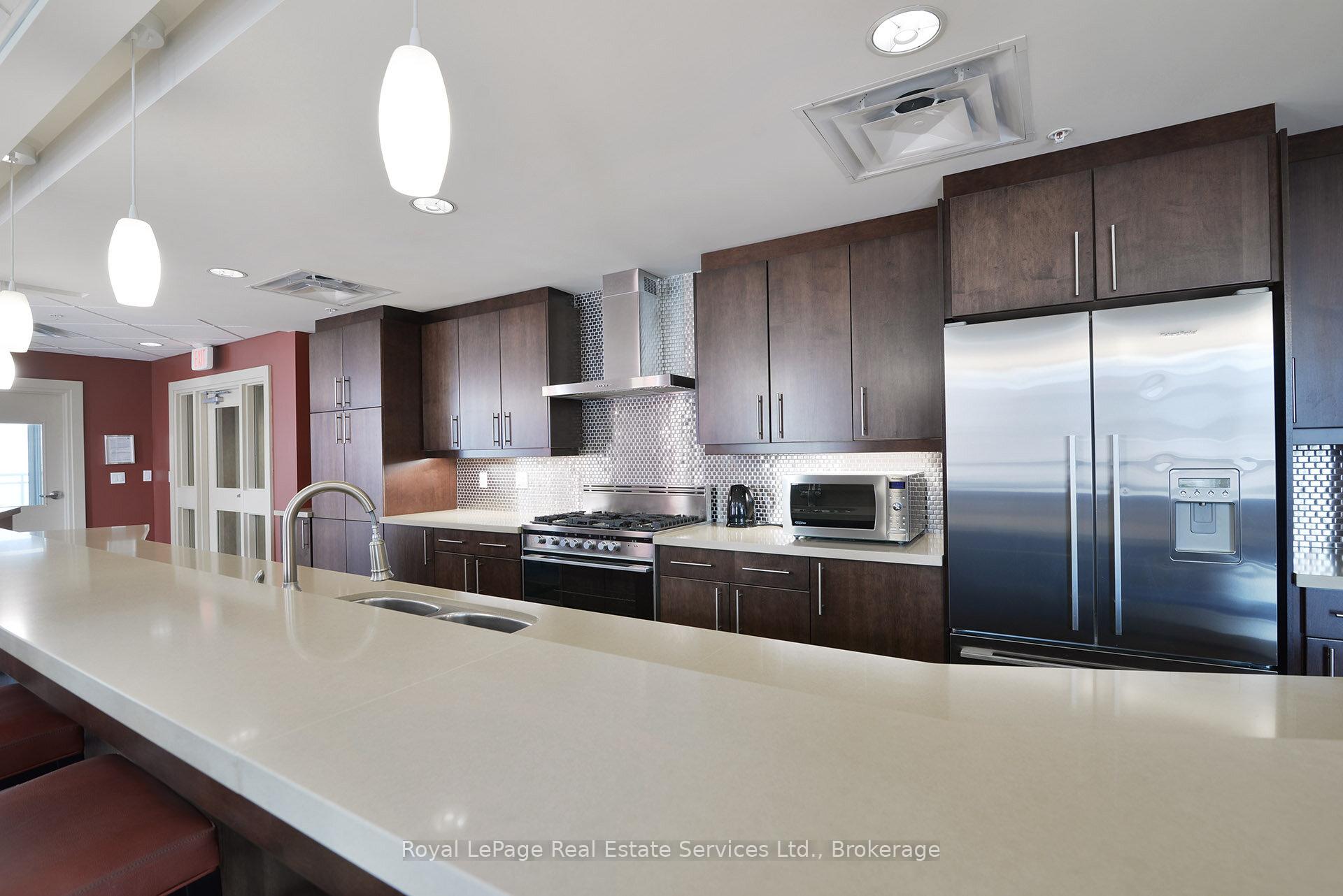 2 Bedrooms Condo at 360 Pearl, Burlington For sale
