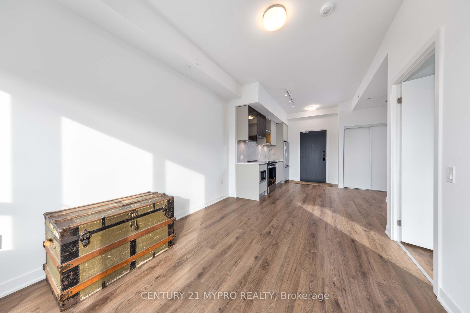 1 Bedroom Condo at 395 Dundas,  Oakville For sale