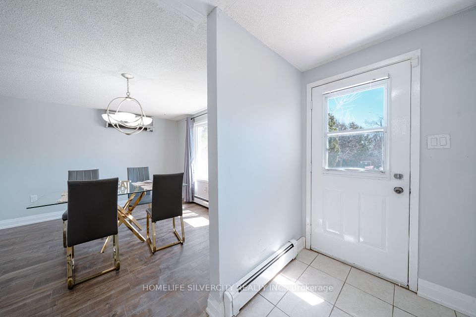 117 Hickling Trail, Barrie, ON L4M 5T7
