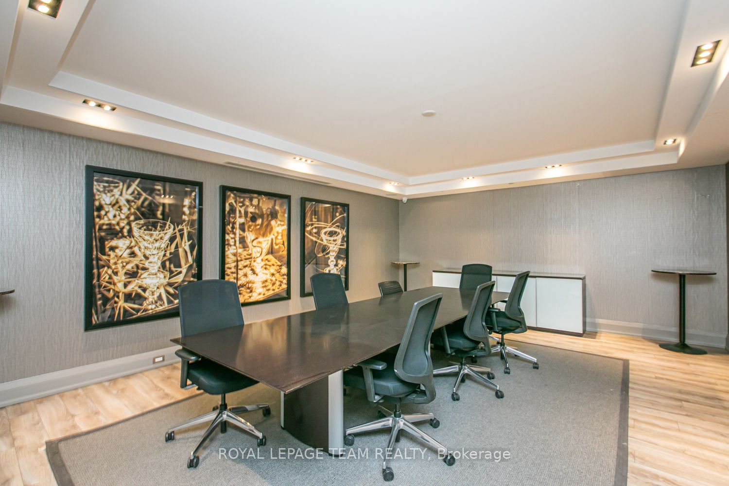 111 Champagne Avenue S, #906