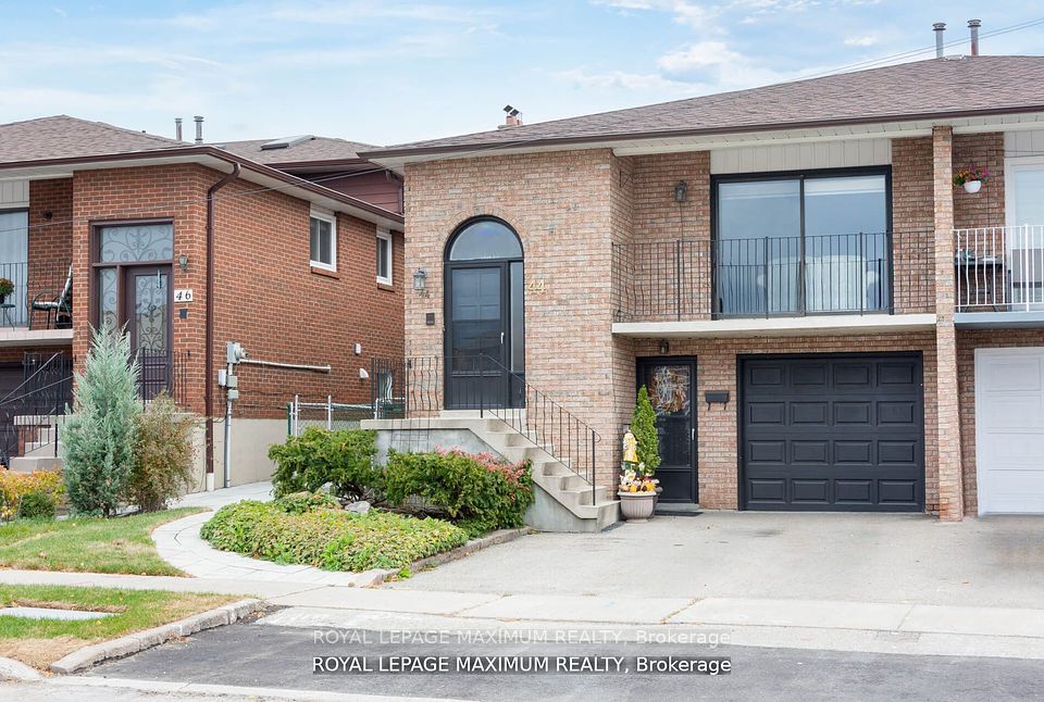 44 Flagstick Court, Toronto, ON M3J 3B8