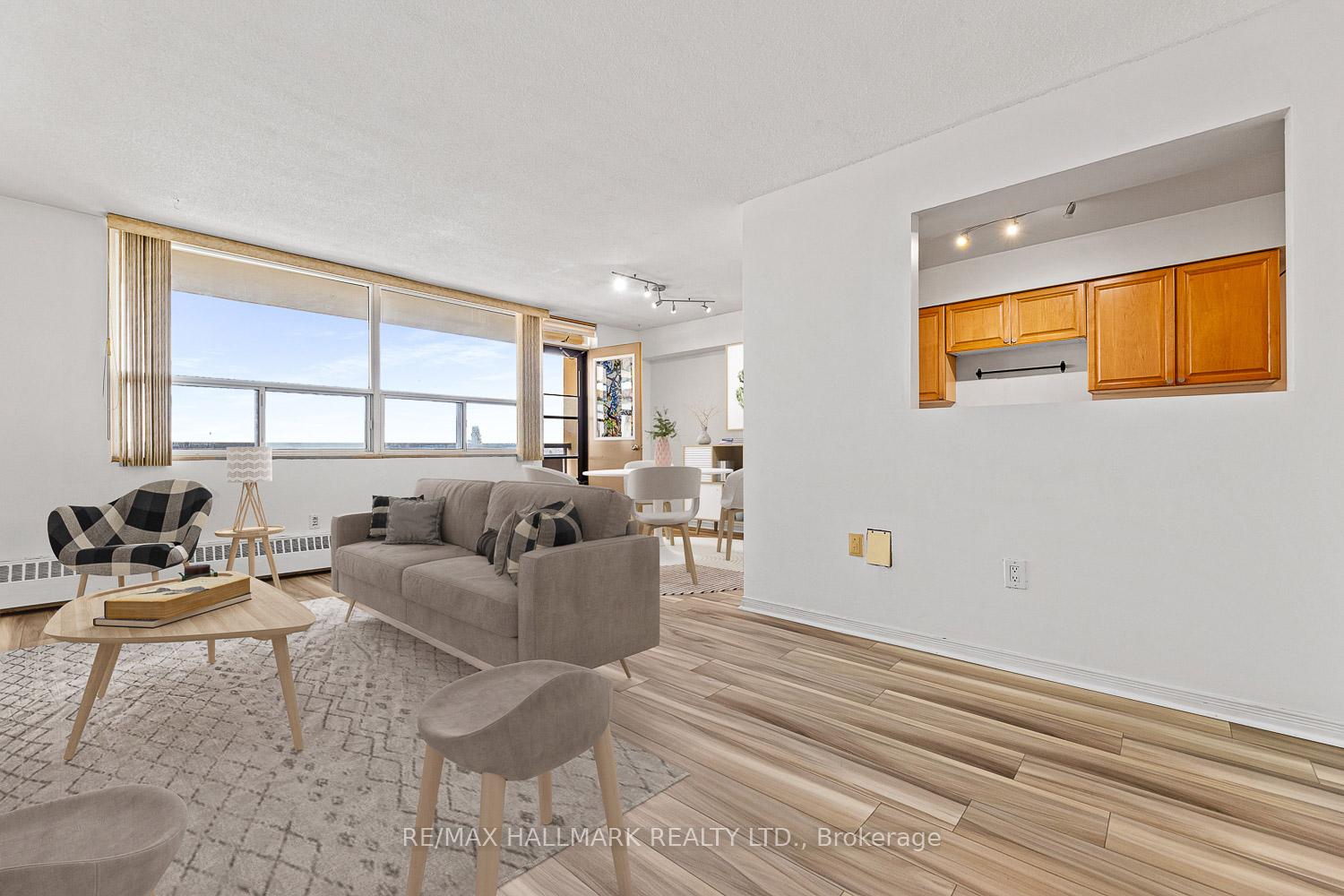 2 Bedrooms Condo at 5 Frith,  Toronto For sale