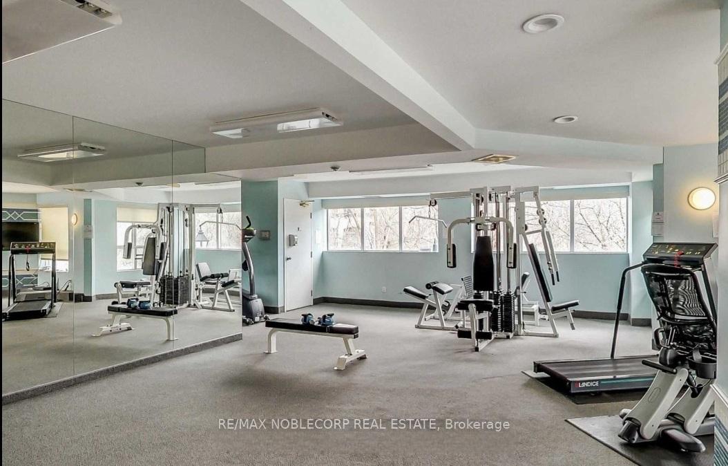 3 Bedrooms Condo at 121 Woodbridge, Vaughan For sale