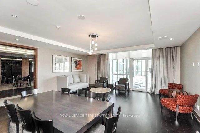 3 Bedrooms Condo at 4099 Brickstone, Mississauga For sale