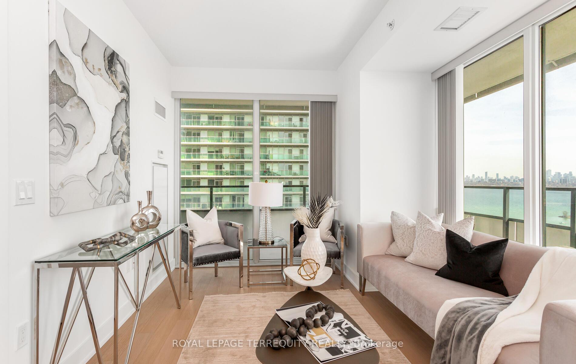 2 Bedrooms Condo at 30 Shore Breeze,  Toronto For sale