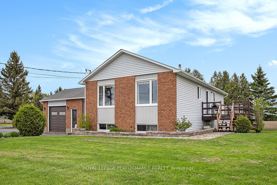 1316 St Andre Road, Russell, ON K0A 1W0