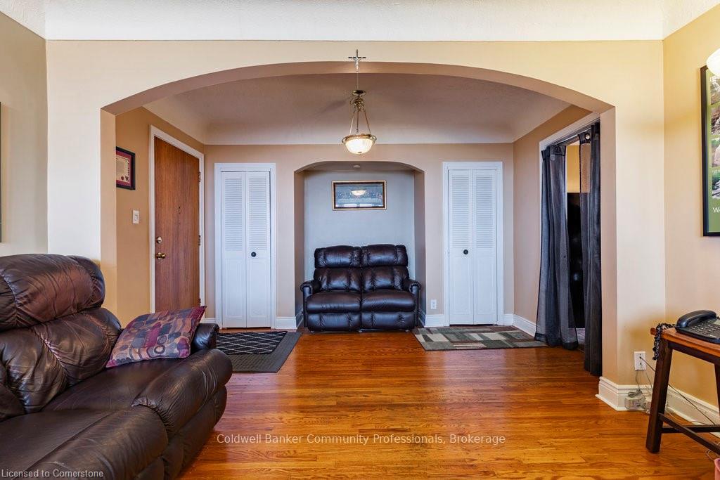 2 Bedrooms Co-op at 5 East 36th,  Hamilton For sale