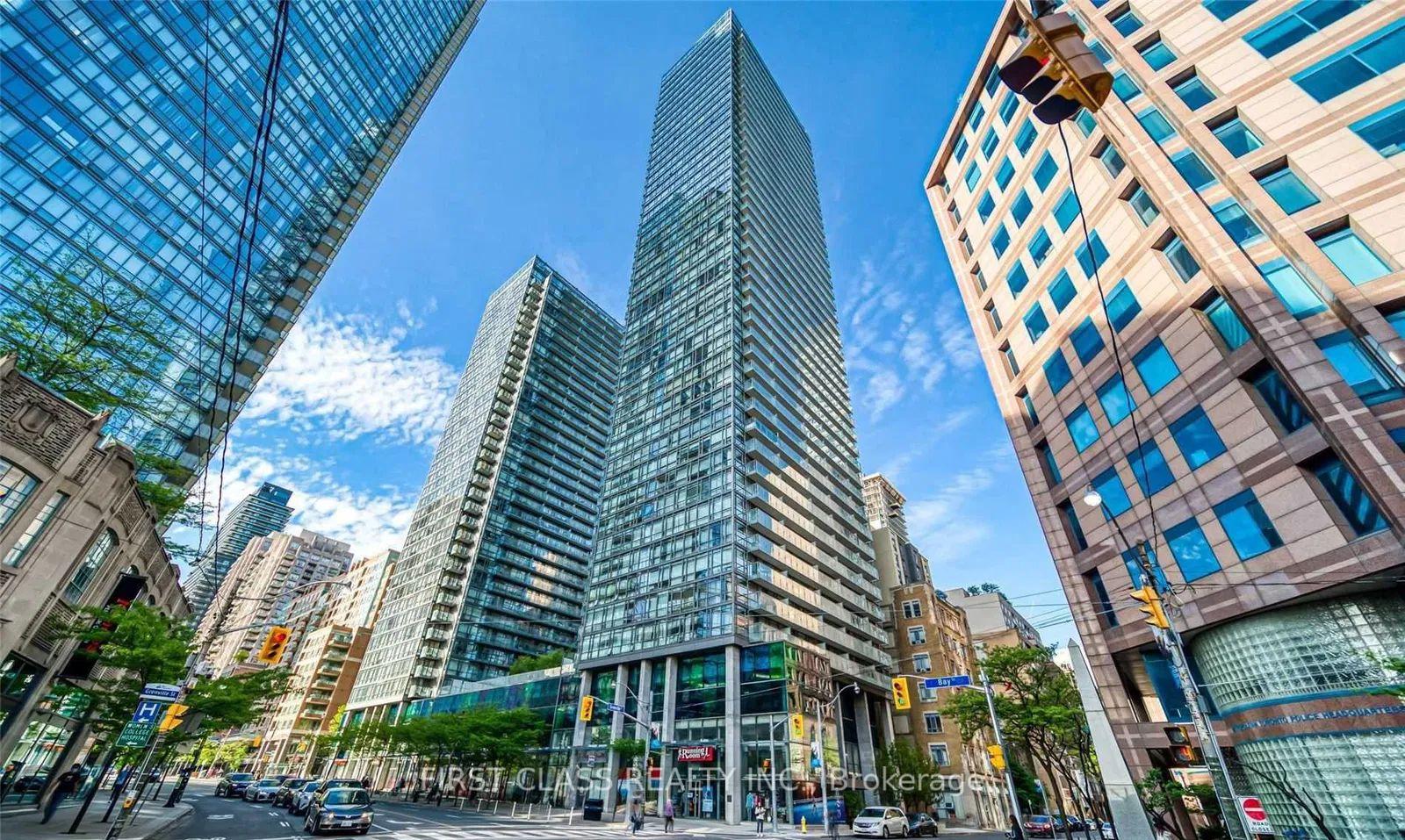 3 Bedrooms Condo at 38 Grenville, Toronto For sale