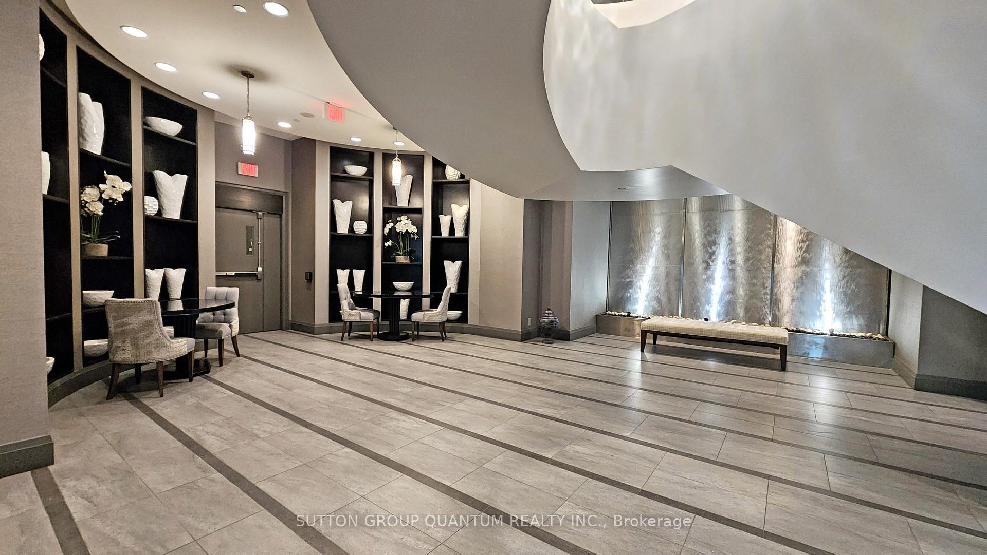 2 Bedrooms Condo at 11 Bronte, Oakville For sale