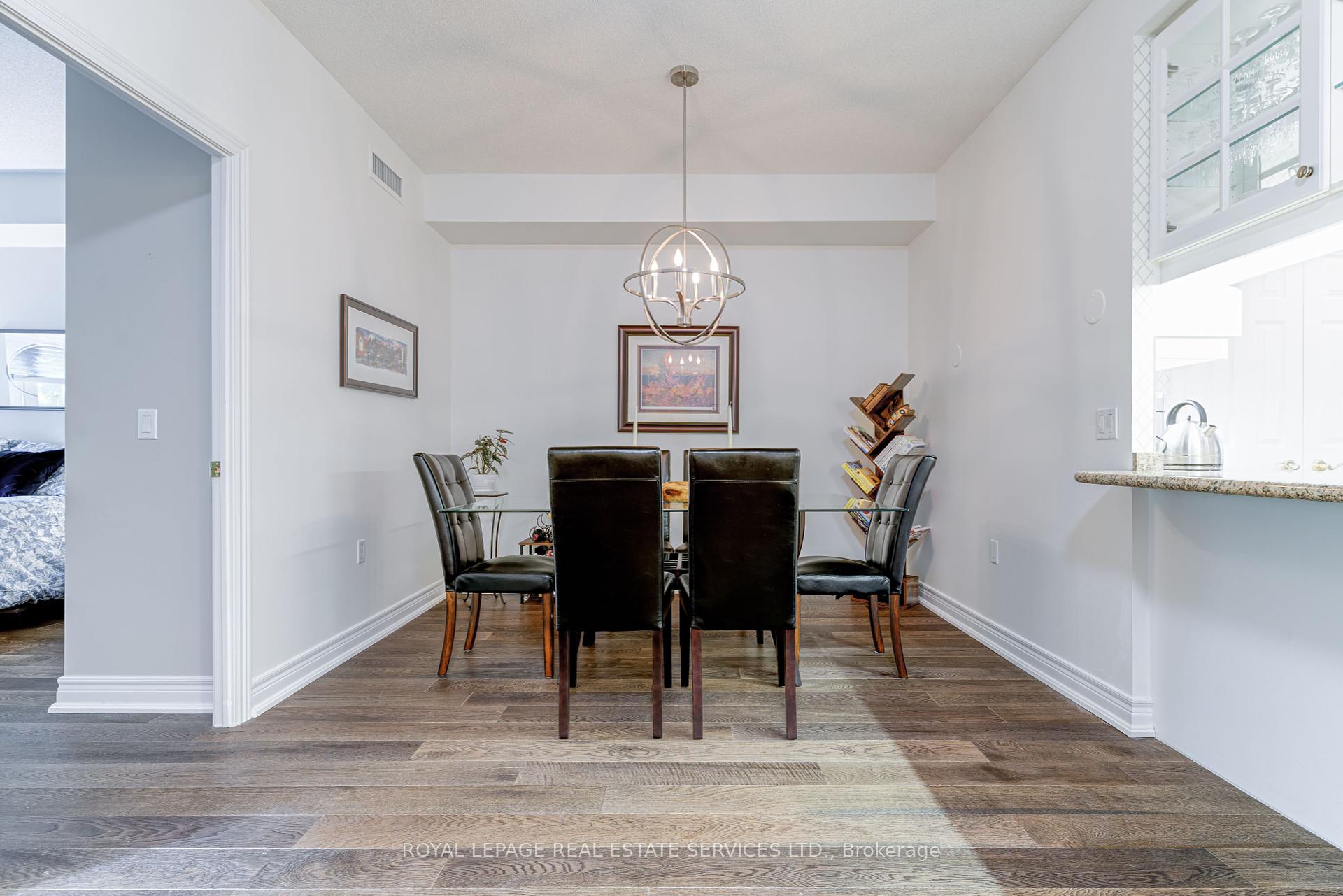 2 Bedrooms Condo at 10 Old Mill,  Toronto For sale