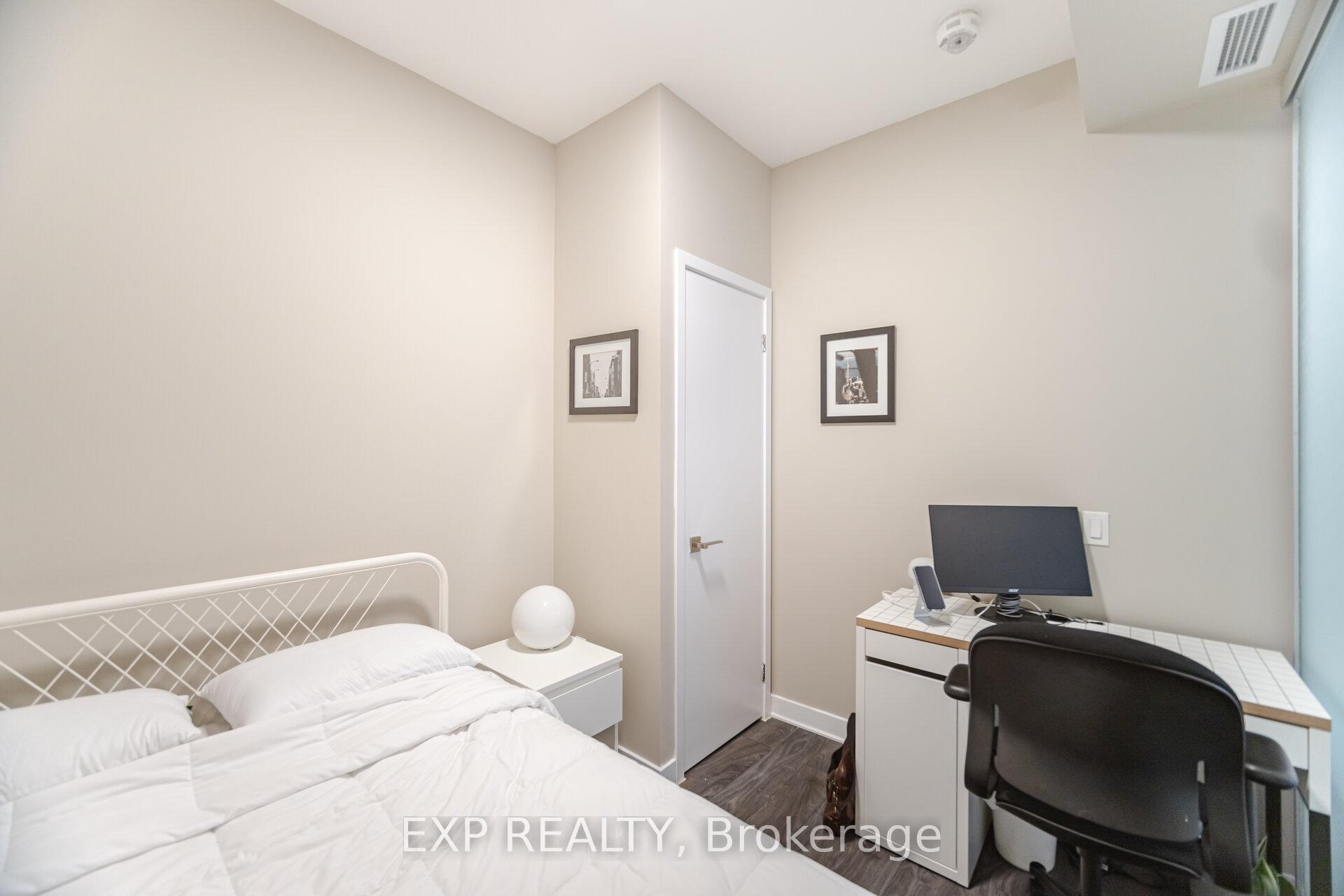 2 Bedrooms Condo at 4055 Parkside Village, Mississauga For sale