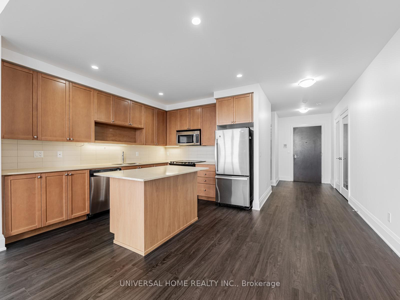 3 Bedrooms Condo at 100 Harrison Garden,  Toronto For sale