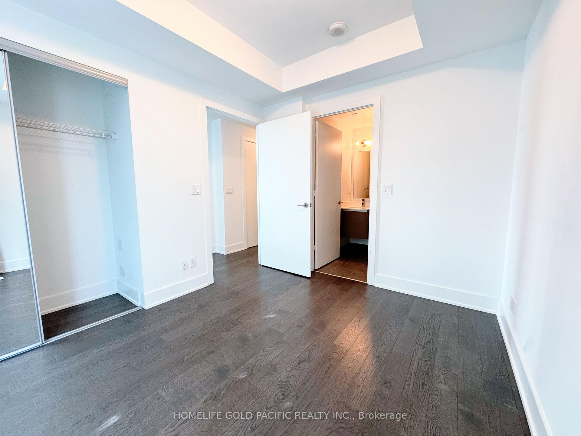 2 Bedrooms Condo at 200 Bloor, Toronto For sale