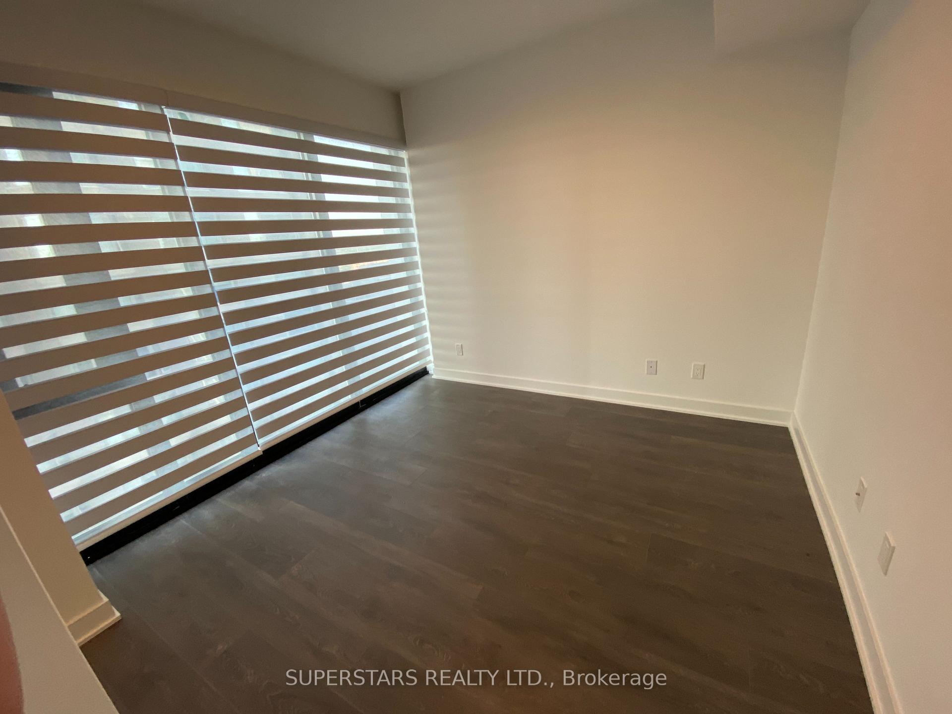 1 Bedroom Condo at 188 Cumberland,  Toronto For sale