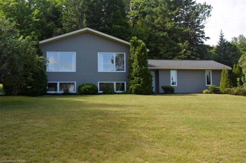 743 CHEMAUSHGON Road Bancroft Ontario K0L 1C0