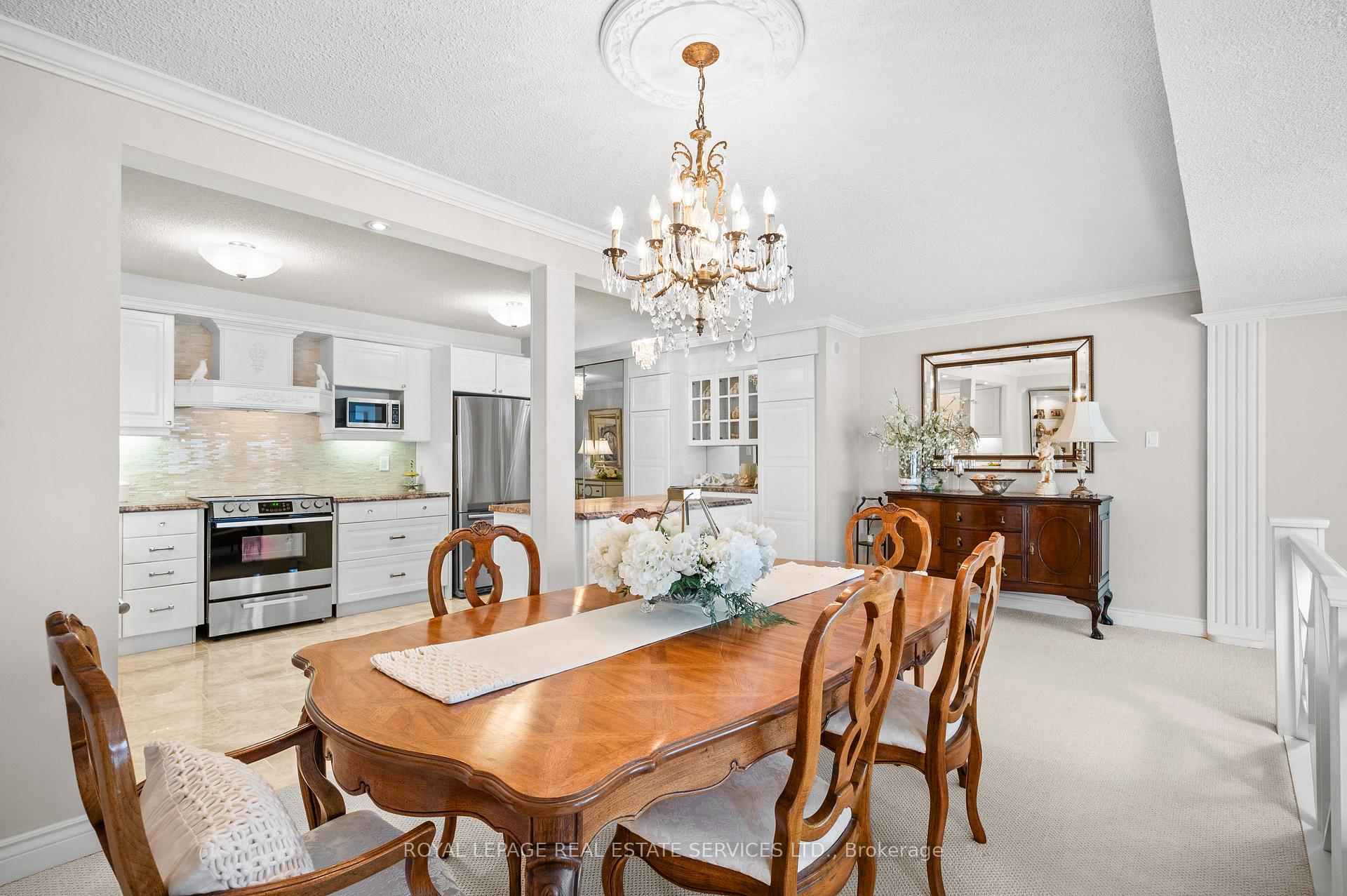 2 Bedrooms Condo at 2185 Marine, Oakville For sale