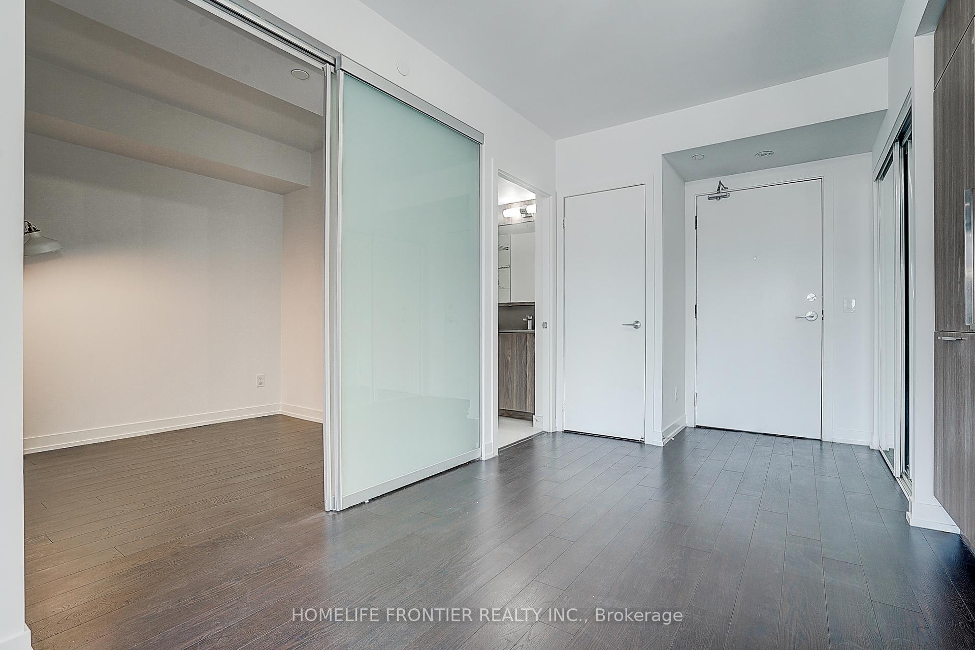 2 Bedrooms Condo at 85 Wood,  Toronto For sale