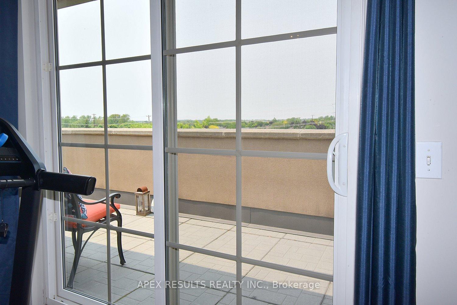 3 Bedrooms Condo at 262 Dundas, Hamilton For sale