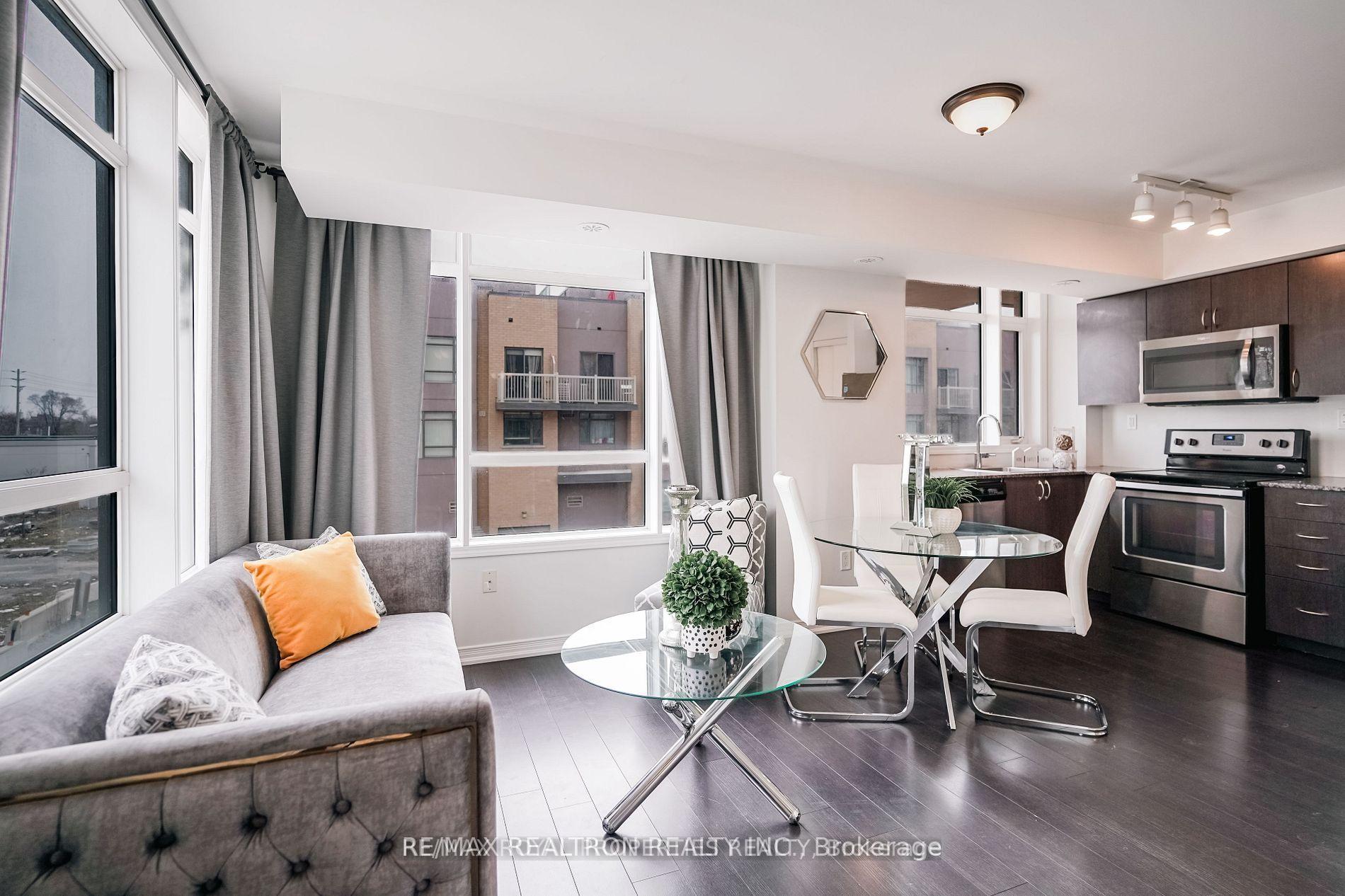 2 Bedrooms Condo at 80 Orchid Place, Toronto For sale