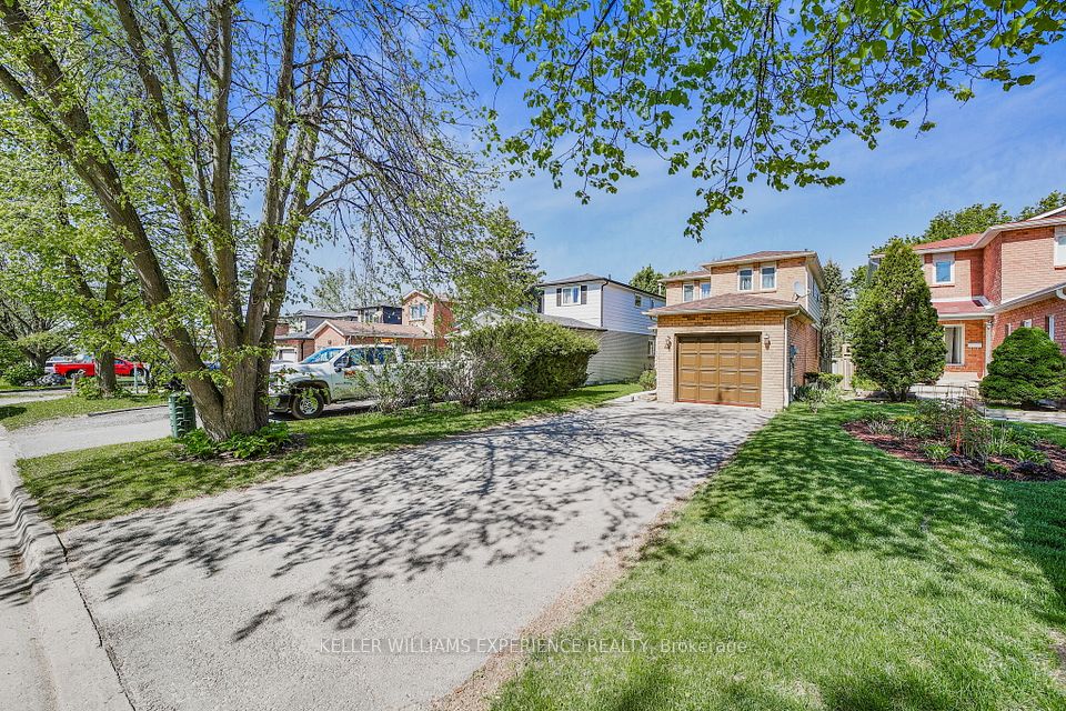 45 Garden Drive, Barrie, ON L4N 5T8