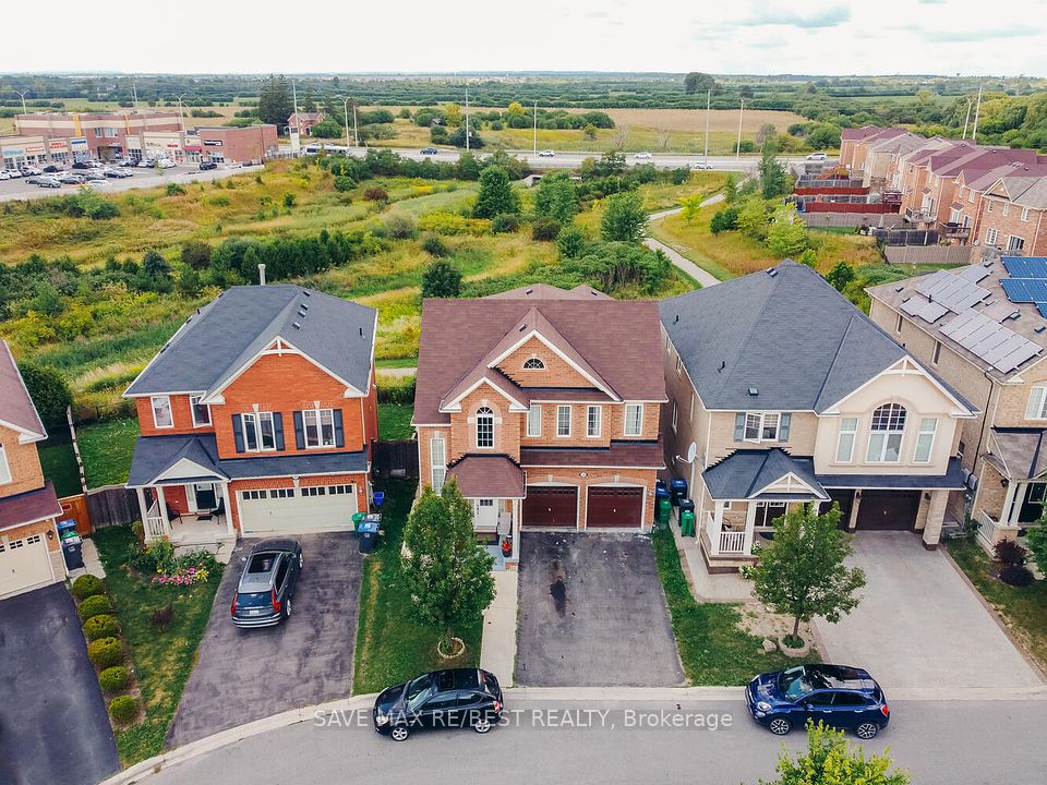 22 Birch Tree Trail, Brampton, ON L6P 3M8