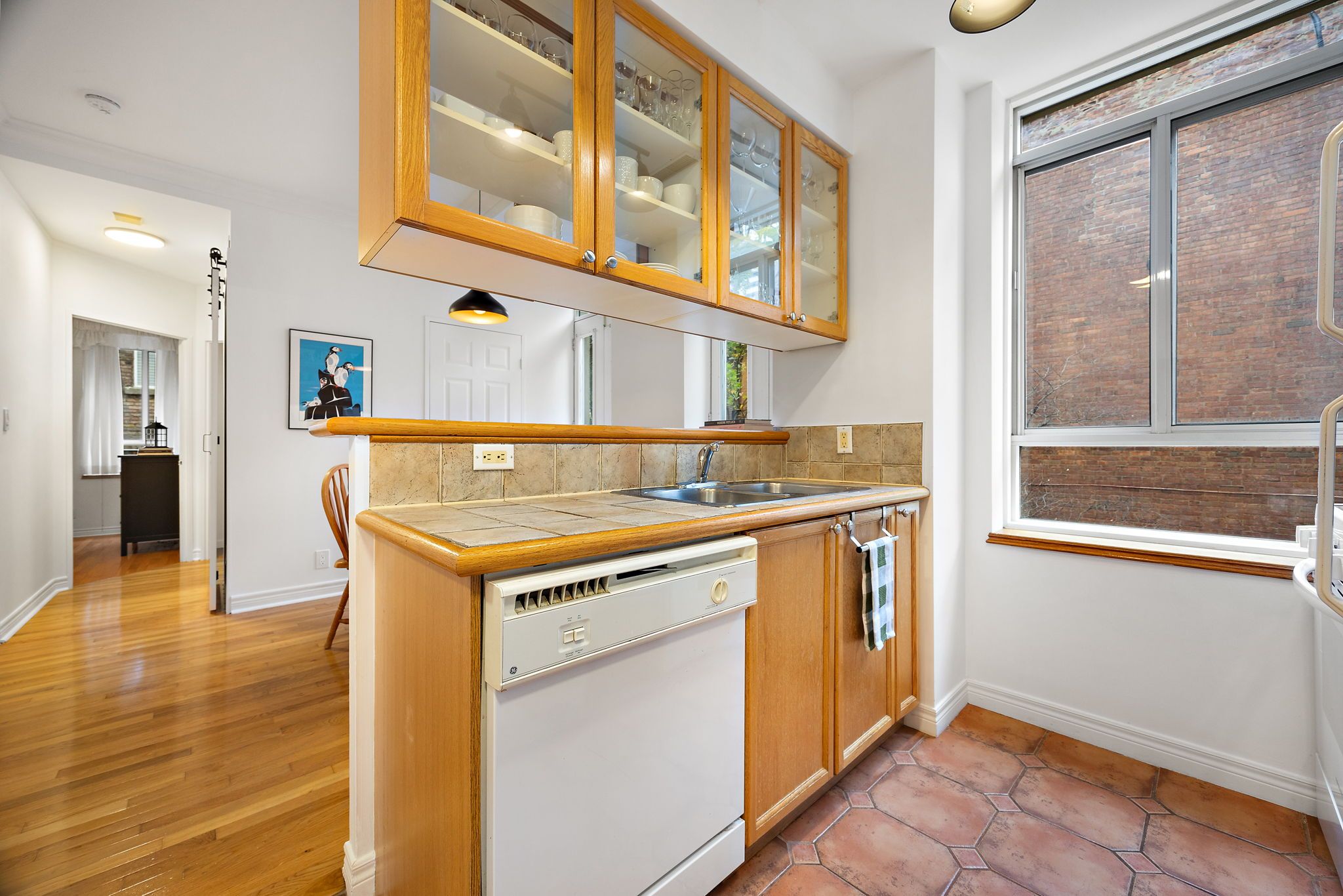 135 Maitland Street W 205